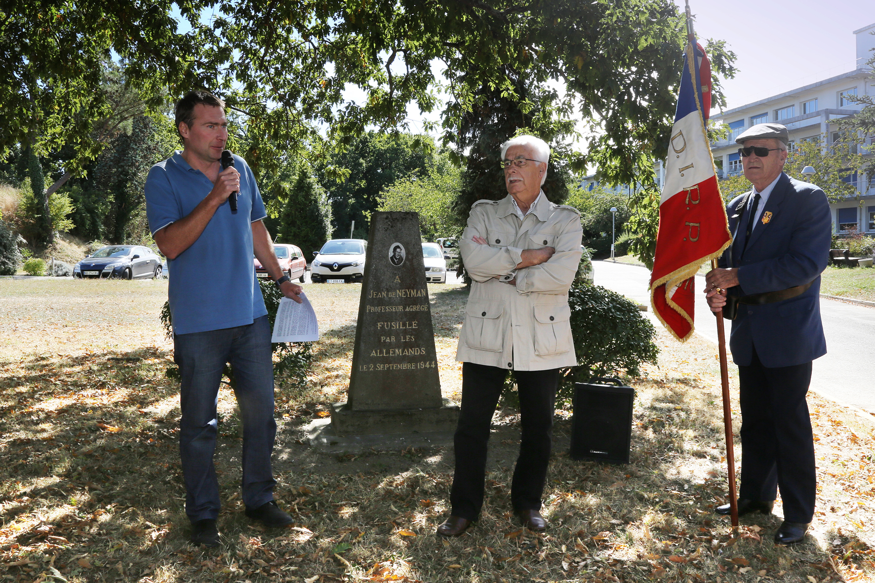 Yvon Renévot, Secrétaire du P.C.F., ouvre la cérémonie <p>et fait son allocution.</p>© Photo Patrice Morel - 2013-0459.