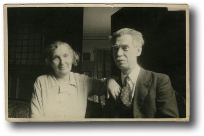 Rose et Constantin de Neyman <p>Les parents d'André, Jean et Marie</p>© Fonds Dominique de Neyman - Collection <acronym title="Patrice Morel">P.M.</acronym>